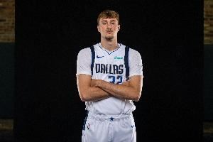 超大阵容！独行侠训练中排出了弗拉格+华盛顿+浓眉+莱夫利