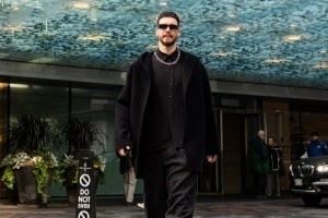 火箭众将今日入场穿搭:申京大佬范 奥科吉亮色系外套抢眼