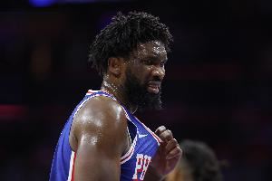 恩比德承认比赛后期感到疲惫:正因如此 他们应该增加我的时间