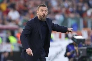 迪马:热那亚倾向选德罗西,合同至明年6月+续约与保级情况挂钩