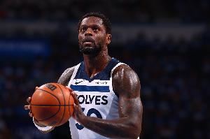 爱德华兹:兰德尔这赛季太出色了 这是我现在唯一想到的词