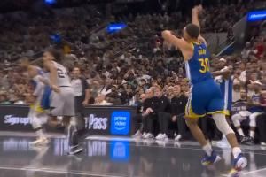 🤣世界级进球小区级庆祝！库里面对文班超神仙高打板后疯癫庆祝